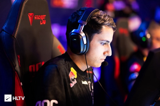 GEN战队Karon选手成功续约引发热议