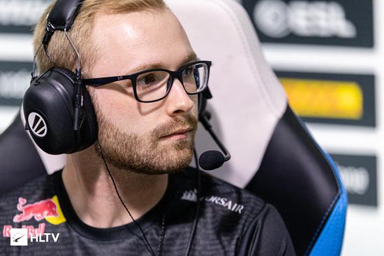 揭秘王者荣耀曹操抽血流出装方案与团战策略